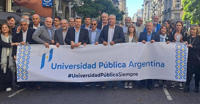 Rectora Rosa Devés envía nota de apoyo a universidades argentinas en su defensa de la educación superior pública