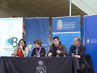 Temprano, se realizó el programa Radio Abierta organizado por el (ICEI) en la plaza central del Campus.