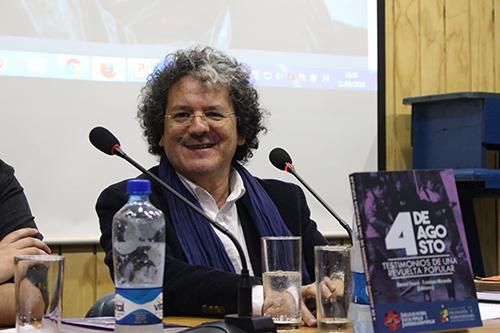 El historiador Mario Garcés, académico de la Universidad de Santiago, comentó la publicación, poniendo en relación las jornadas de protesta en dictadura