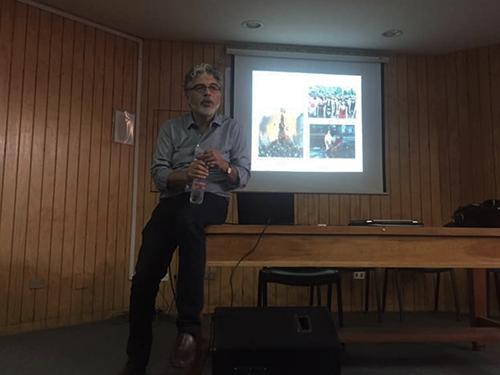 El Prof. Guillermo Soto Vergara dictó el seminario "Chile despertó". Discursos de un conflicto.