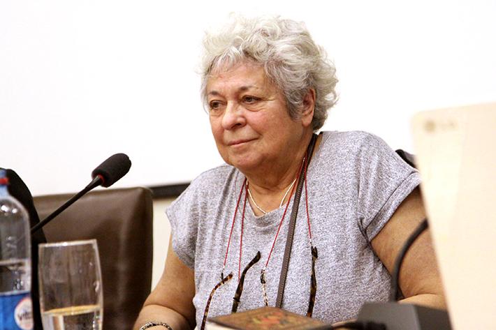 Pilar Errázuriz, directora del Centro de Estudios de Género y Cultura en América Latina (Cegecal) de la Facultad de Filosofía y Humanidades, unidad a cargo de la organización de la actividad.