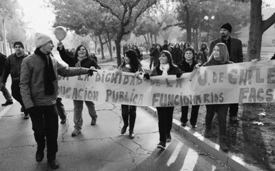 Estudiantes Académicos y Funcionarios de FACSO en la Marcha de la Confech