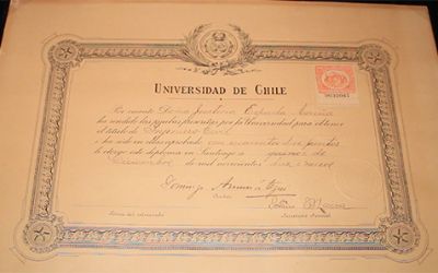 Familia de Justicia Espada Acuña Mena dona objetos y documentos de la primera ingeniería de Chile y Sudamérica al Archivo Central Andrés Bello.
