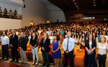 Los 700 estudiantes entonaron por primera vez el Himno de la Universidad de Chile