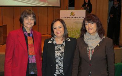 La Vicerrectora de Asuntos Académicos Rosa Devés, la Directora de SISIB Gabriela Ortúzar y la Directora de Investigación Silvia Nuñez.