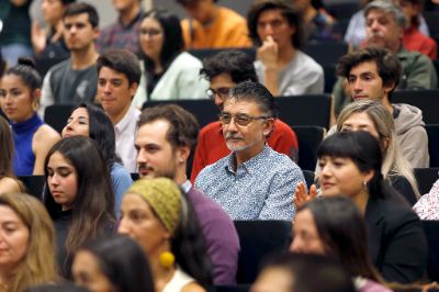 A sala llena y con la participación de distintas organizaciones se realizó el preestreno del documental en la Facultad de Ciencias Físicas y Matemáticas.