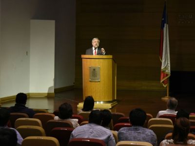 El dr. Kukuljan dijo que "como Universidad de Chile nos hemos preocupado desde hace casi dos siglos de la mirada de conjunto, de qué hacemos como sistema para que este país sea mejor". 