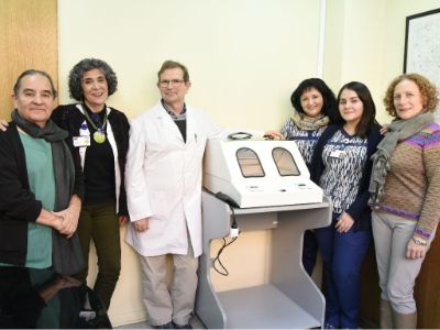 Doctores José Lattus, Catalina Soto y Eduardo Corradini, junto a Claudia Arancibia, Viviana Aravena y la profesora Mariangela Maggiolo. 