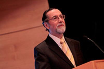 Víctor Pérez, ex Rector de la Universidad de Chile y Profesor Titular de la Facultad de Ciencias Físicas y Matemáticas.