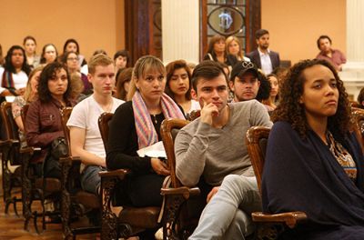 En la oportunidad además, los estudiantes libres internacionales escucharon una charla del profesor Cristián Bellei sobre el sistema educacional chileno.