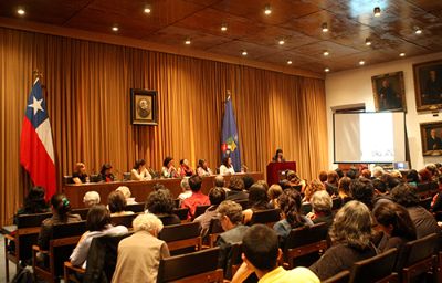 La actividad se realizó en la Sala Ignacio Domeyko de la Casa Central de la Universidad de Chile.