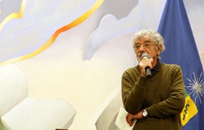El Premio Nacional de Ciencias Naturales y Profesor Emérito de la Universidad de Chile, Humberto Maturana, dictó la Charla Magistral que dio inicio al año académico 2015.