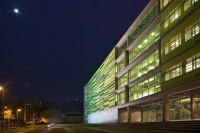 Desde el año 2013, todas las dependencias de la Facultad están ubicadas en las mismas dependencias en el Campus Norte de la Universidad.