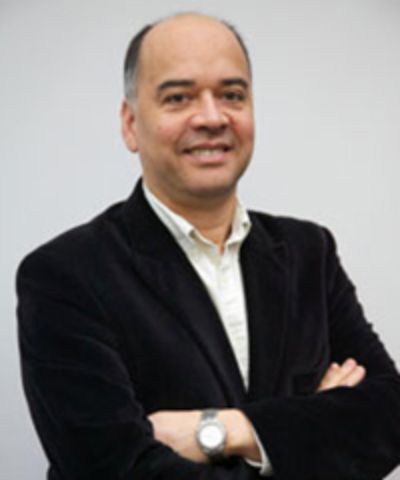 El profesor Alejandro Jofré, director del CMM, académico de la Facultad de Ciencias Físicas y Matemáticas.