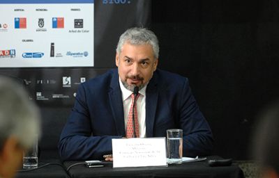 El ministro Ernesto Ottone remarcó el compromiso de hacer de la Feria del Libro de Santiago una instancia más abierta, democrática e inclusiva.