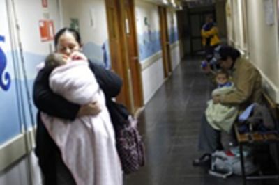 El estudio "Mortalidad infantil como indicador de desigualdad del sistema de salud chileno" demuestra que existe una profunda desigualdad entre comunas del país en materia de mortalidad infantil.