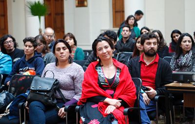 Finalizada la performance, los asistentes a esta actividad pudieron compartir sus experiencias y reflexiones sobre la obra de Gabriela Mistral. 