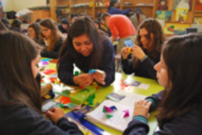 En 2015, la U. de Chile fue invitada a participar del comité organizador de la SEA 2016, donde se busca fomentar el arte en el aprendizaje escolar.