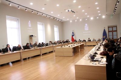 La inédita reunión realizada en la Casa Central contó con la participación de los distintos organismos representativos y de gobierno de la institución.