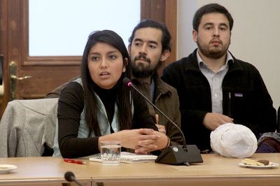La presidenta de la Fech, Camila Rojas, explicó que la federación se comprometió a transmitir las propuestas a las asambleas estudiantiles de cada facultad e instituto.