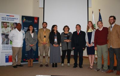 El proyecto, que se realiza en conjunto al Servicio Nacional de la Discapacidad, es ejecutado por la Facultad de Odontología de la Universidad de Chile y la colaboración del Minsal.