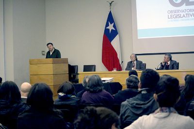El vicepresidente del Senado Universitario, Juan Carlos Letelier, expresó que que esta iniciativa busca promover un debate informado y márgenes de acción para la comunidad universitaria.