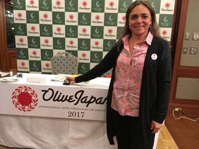 Durante este año, la académica de la Facultad de Ciencias Agronómicas, fue invitada como jurado  al certamen realizado en Japón llamado Olive Japan. 