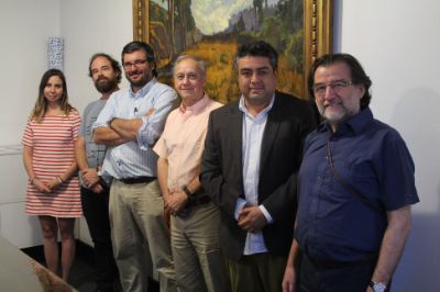 En la reunión de firma del convenio participaron el director de Extensión de la FAU (DEXVM), Alberto Texidó, el subdirector DEXVM, Maximiano Atria y la jefa de Gabinete del Decano, Isabel Alt.