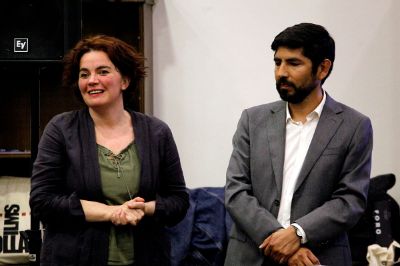 Ximena Póo, directora de Extensión, junto a Fernando Gaspar, director de Creación Artística. 