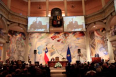 La ceremonia finalizará con el discurso del Rector Víctor Pérez Vera.