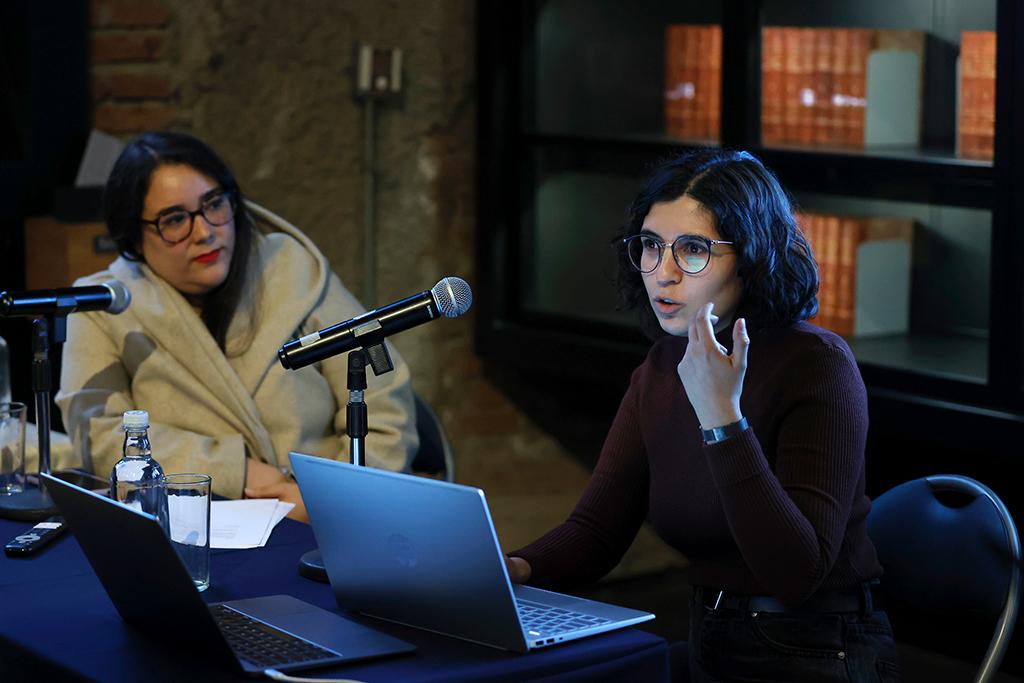 Parte de la reflexión planteada en este espacio se refirió al conflicto de referirse a la "música femenina" u "obra de mujeres en plural".