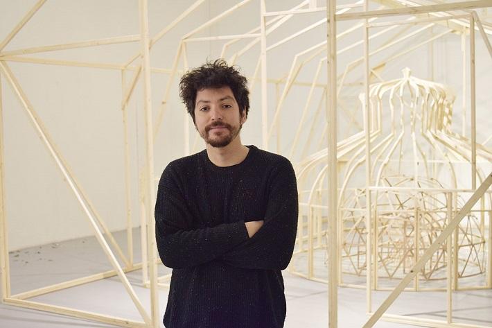 Rodrigo Arteaga egresado del Departamento de Artes Visuales de la Facultad de Artes de la Universidad de Chile, recibió el primer lugar de la decimocuarta versión del concurso MAVI Arte Joven 2020.