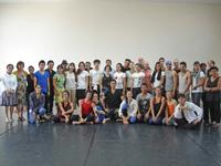 Tanto estudiantes de la Licenciatura en Arte con mención en Danza como integrantes del Ballet Nacional Chileno participaron activamente de este taller gratuito.