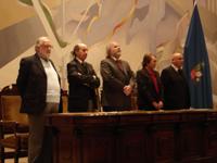Las máximas autoridades de la Universidad de Chile encabezaron la ceremonia de entrega de la distinción.