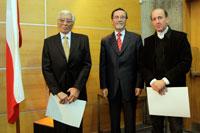 Los académicos Tito Ureta y Pablo Oyarzún fueron distinguidos con la Medalla Juvenal Hernández Jaque 2010 en las menciones Ciencia y Tecnología y Artes, Ciencias y Humanidades respectivamente. 