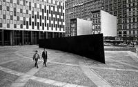 Tilted Arc, de Richard Serra.