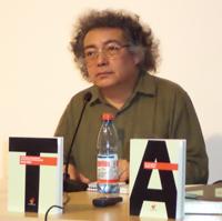 En la categoría ensayo, el prof. del Departamento de Teoría de las Artes y Director de Investigación de la Facultad, Sergio Rojas, fue premiado por su obra "El arte agotado".