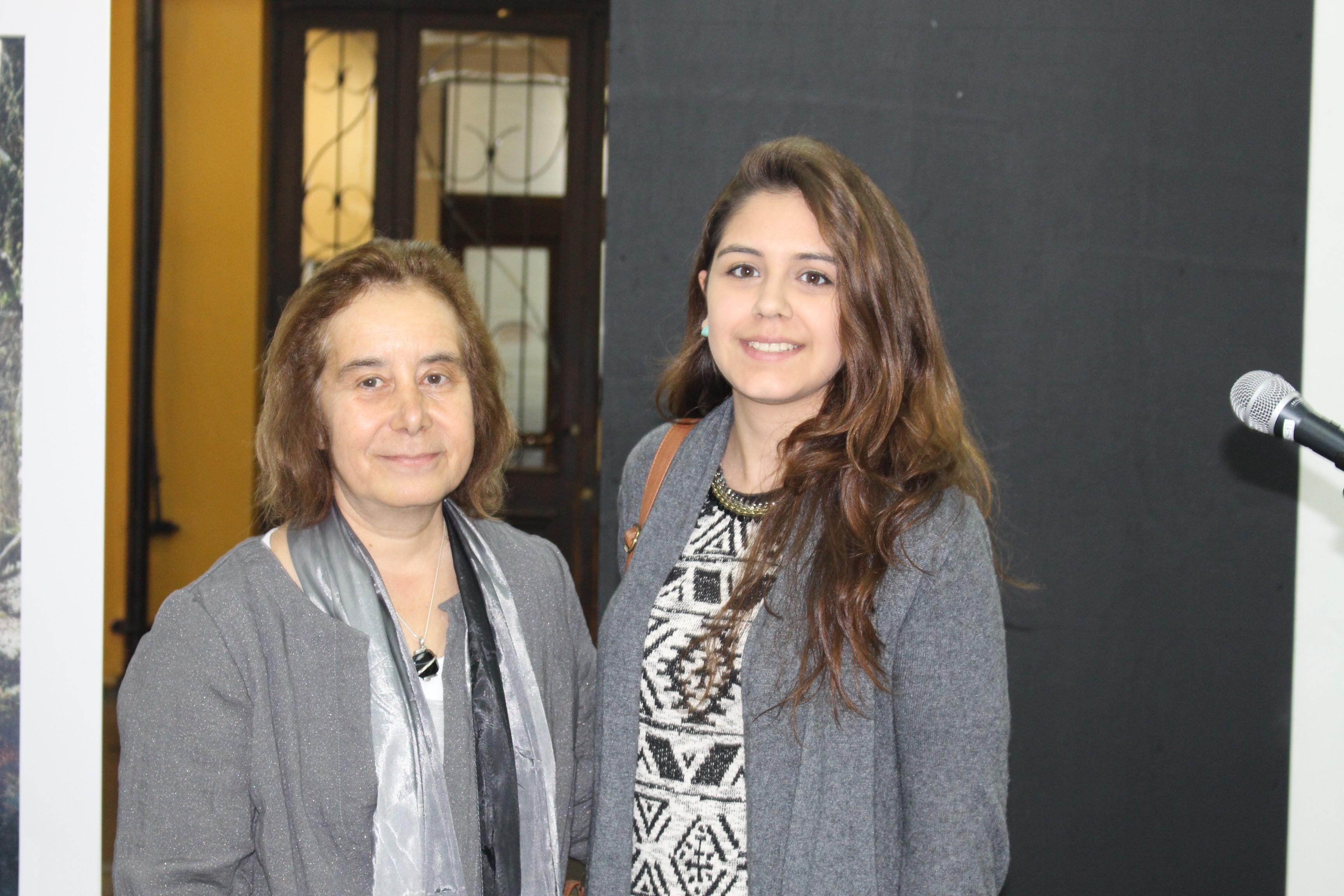 La Decana Pizzi junto a Josefa Irribarra, una de las ganadoras del premio Corma, en la categoría Diseño.