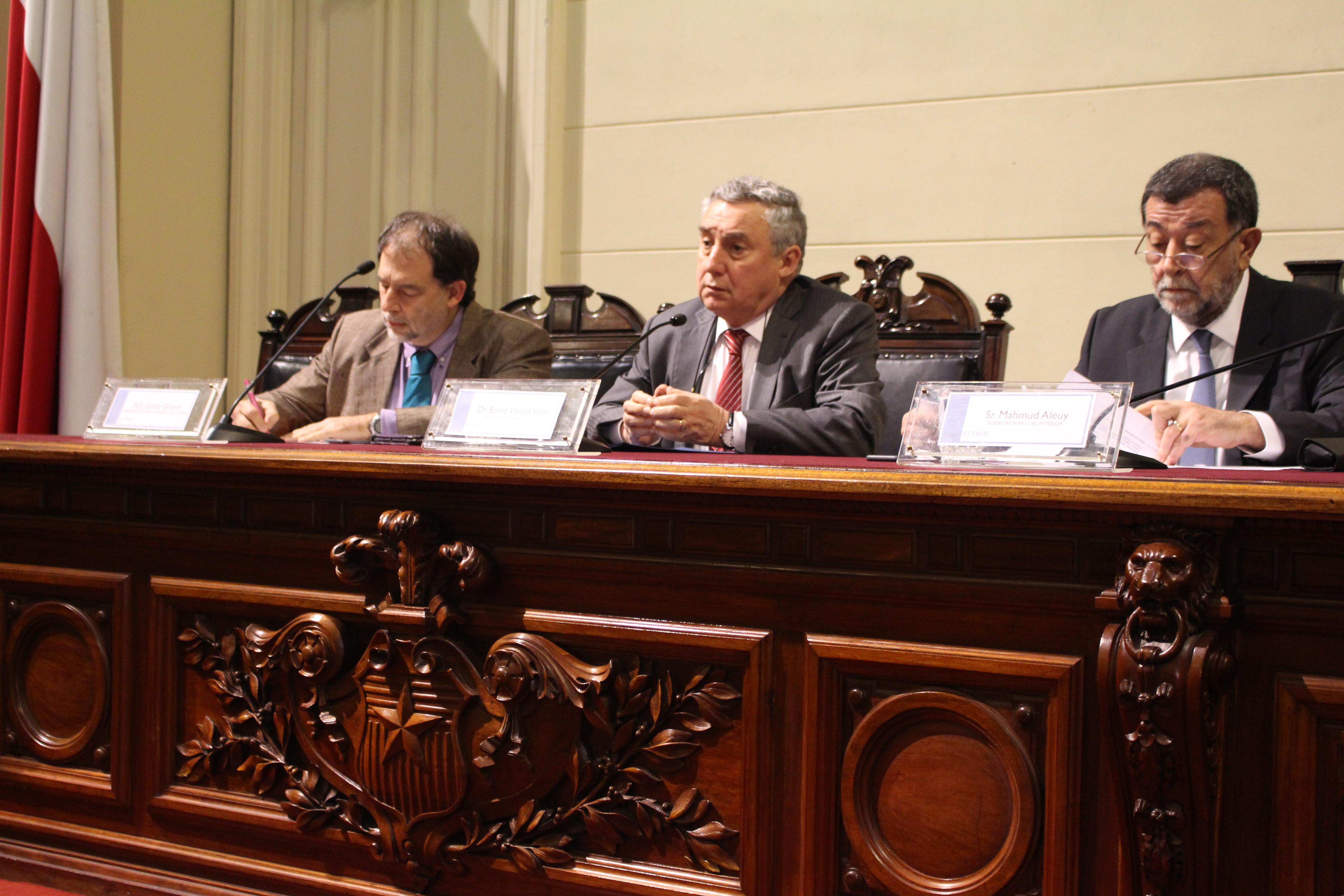 La actividad estuvo encabezada por el senador Guido Guirardi, el rector Ennio Vivaldi y el subsecretario de Vivienda, Mahmud Aleuy.