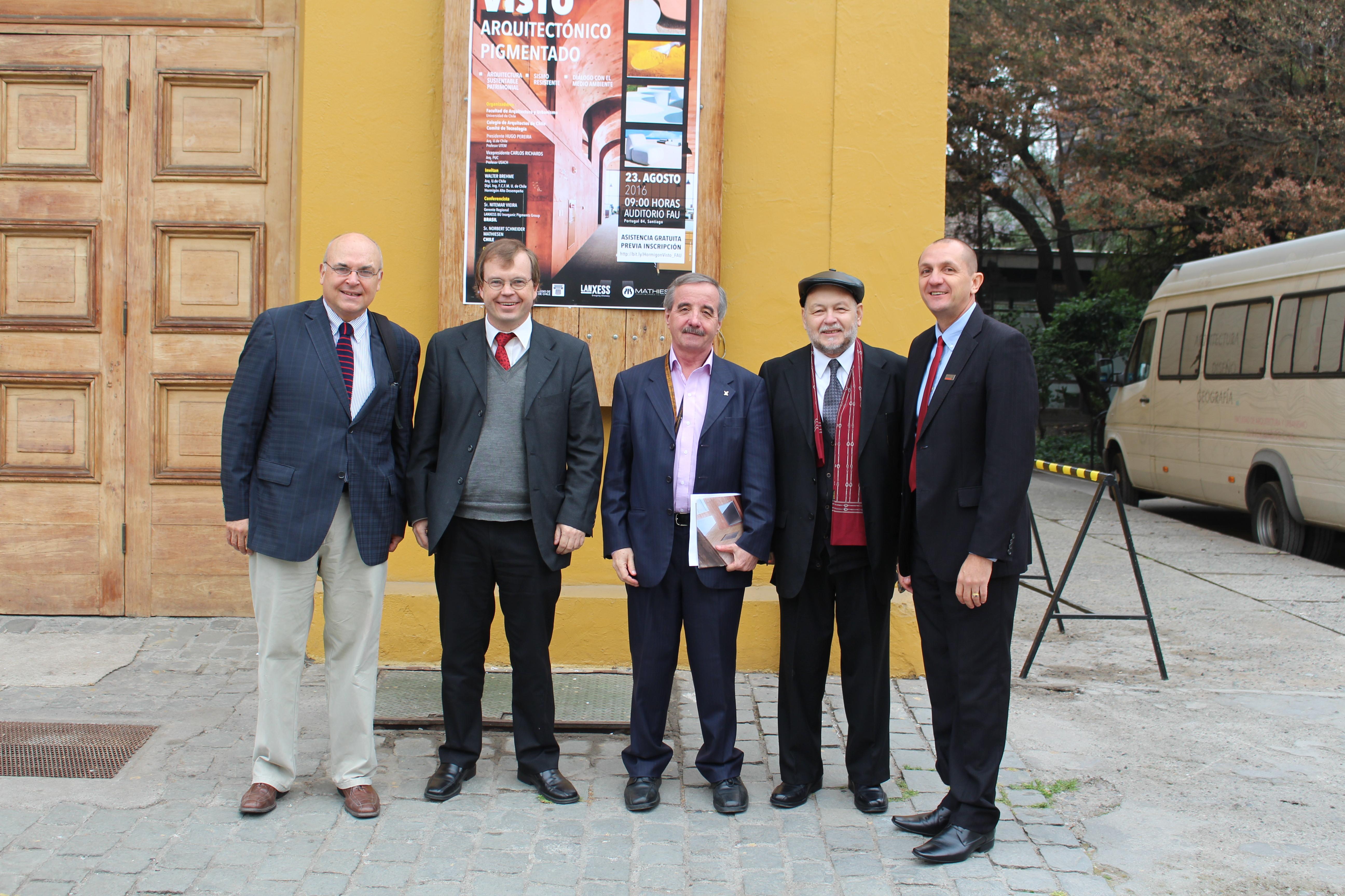 El seminario fue organizado en conjunto por el Colegio de Arquitectos y la FAU.