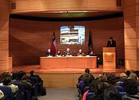 La presentación del libro se realizó en el Aula Magna de la Facultad de Derecho de la Universidad de Chile.