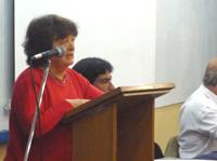 La Decana María Eugenia Góngora invitó a las y los alumnos a participar activamente en los procesos que vivirá la Facultad el 2011.