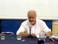 El profesor Bernardo Subercaseaux dictó la clase magistral "Cultura y Bicentenario"
