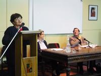 La Decana de nuestra Facultad, profa. María Eugenia Góngora, invitó a los estudiantes a participar en todas las instancias de debate crítico presentes en la Filosofía y Humanidades.
