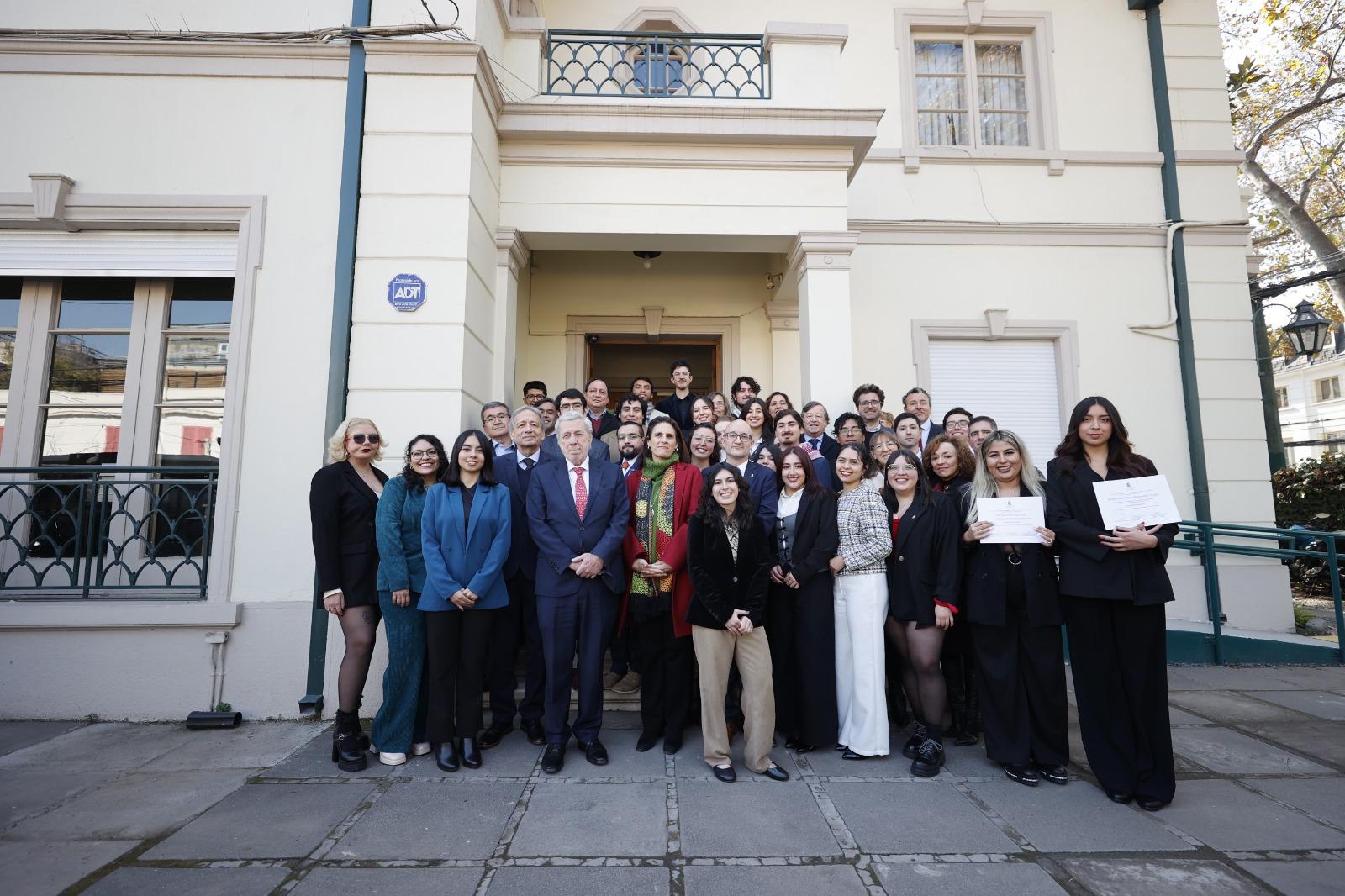 Universidad de Chile titula a su primera generación de profesionales internacionalistas