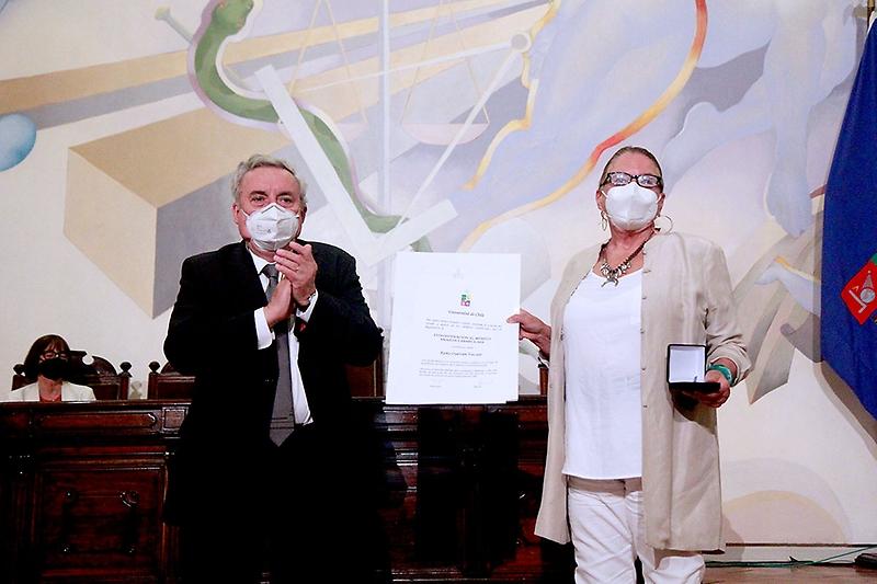 Profesora Kemy Oyarzún recibió la Condecoración al Mérito Amanda Labarca 2020