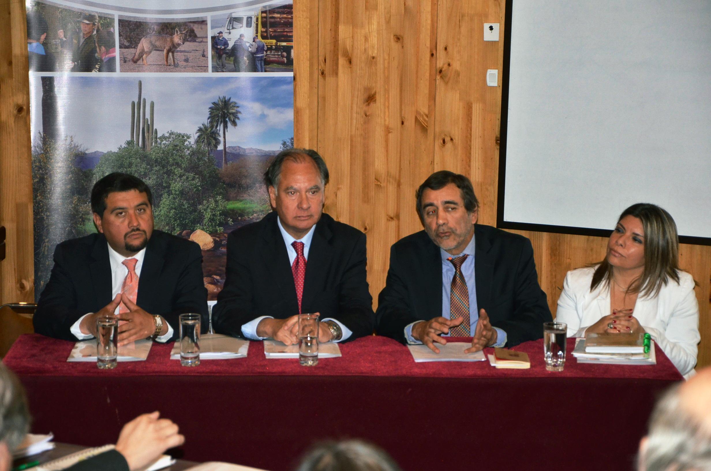 Aarón Cavieres propuso la creación de una nueva comisión que aborde un modelo de gestión de plantaciones.
