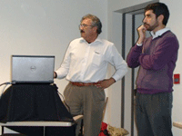 Los académicos René Carmona y Alejandro García en una de sus charlas en Canadá