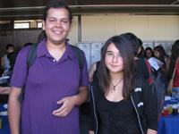 Margarita León y Johan Báez, estudiantes de primer año de Ingeniería Forestal.