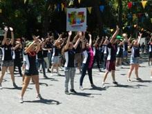 Con diversos FlashMob los estudiantes animaron el Carnaval.
